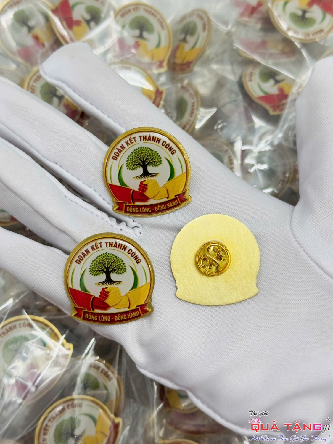 pin cài áo thương hiệu (6)