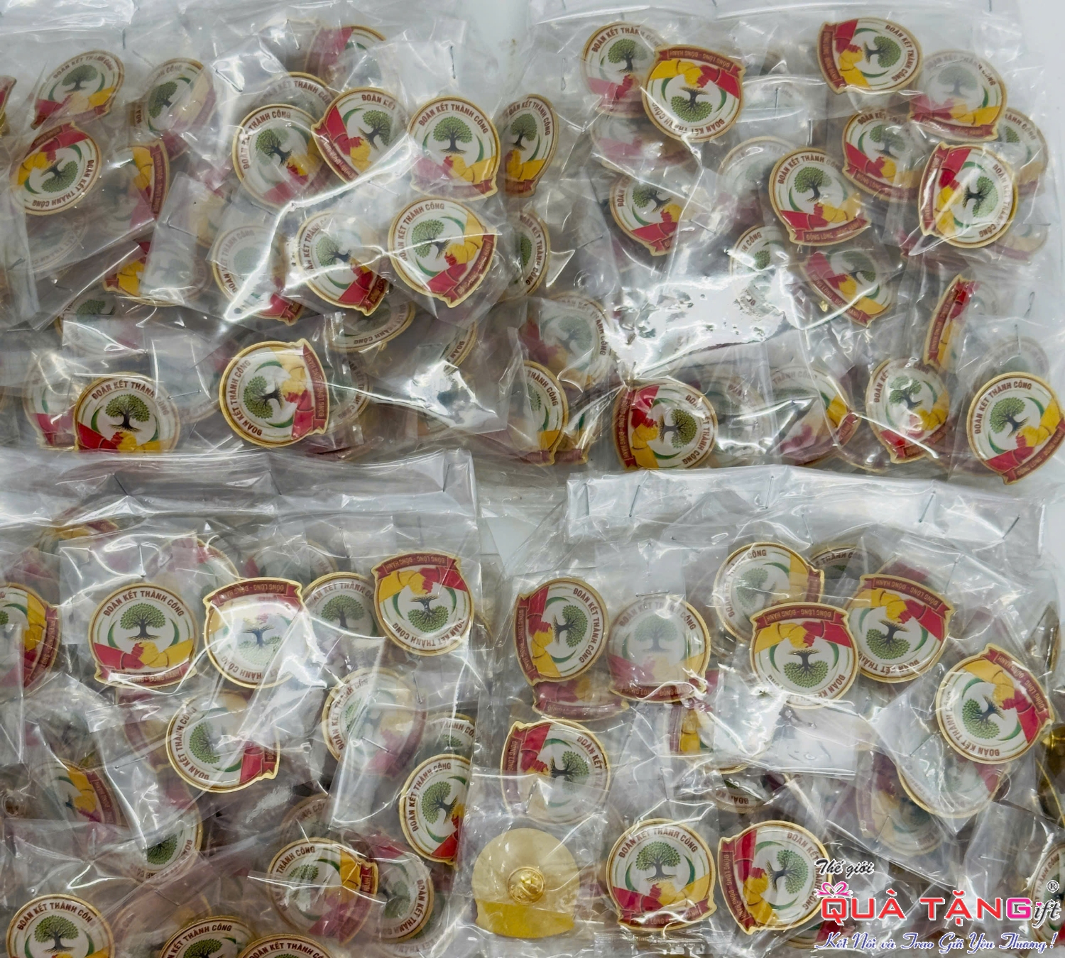 pin cài áo thương hiệu (7)