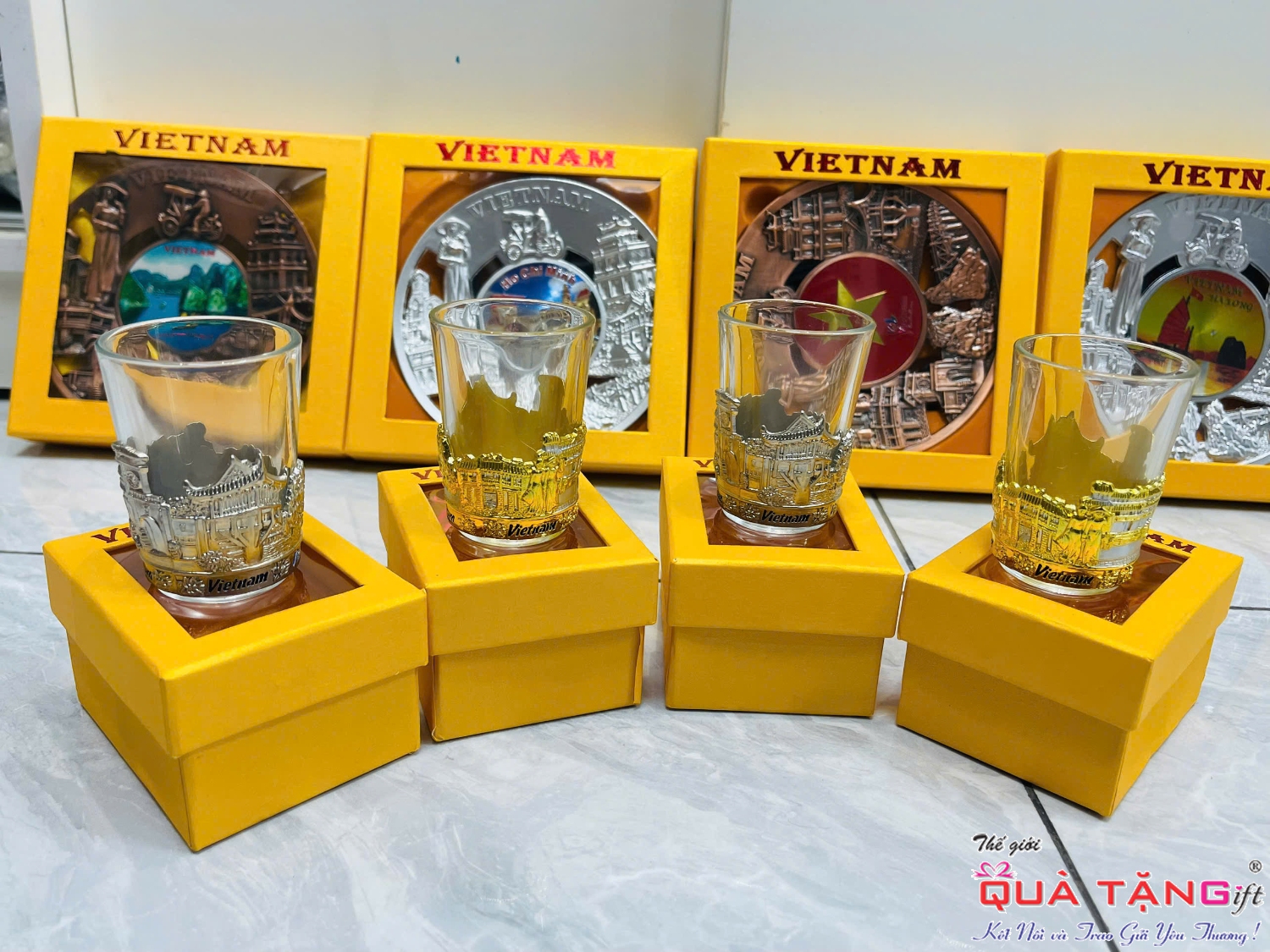 ly thủy tinh lưu niệm (3)