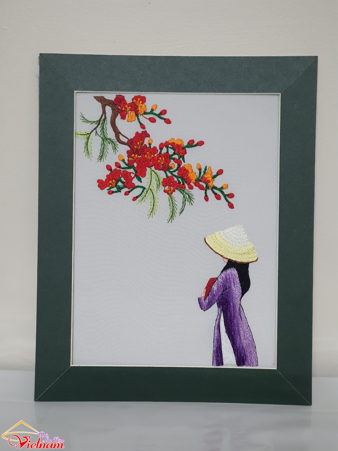 tranh theu luu niem ao dai 2