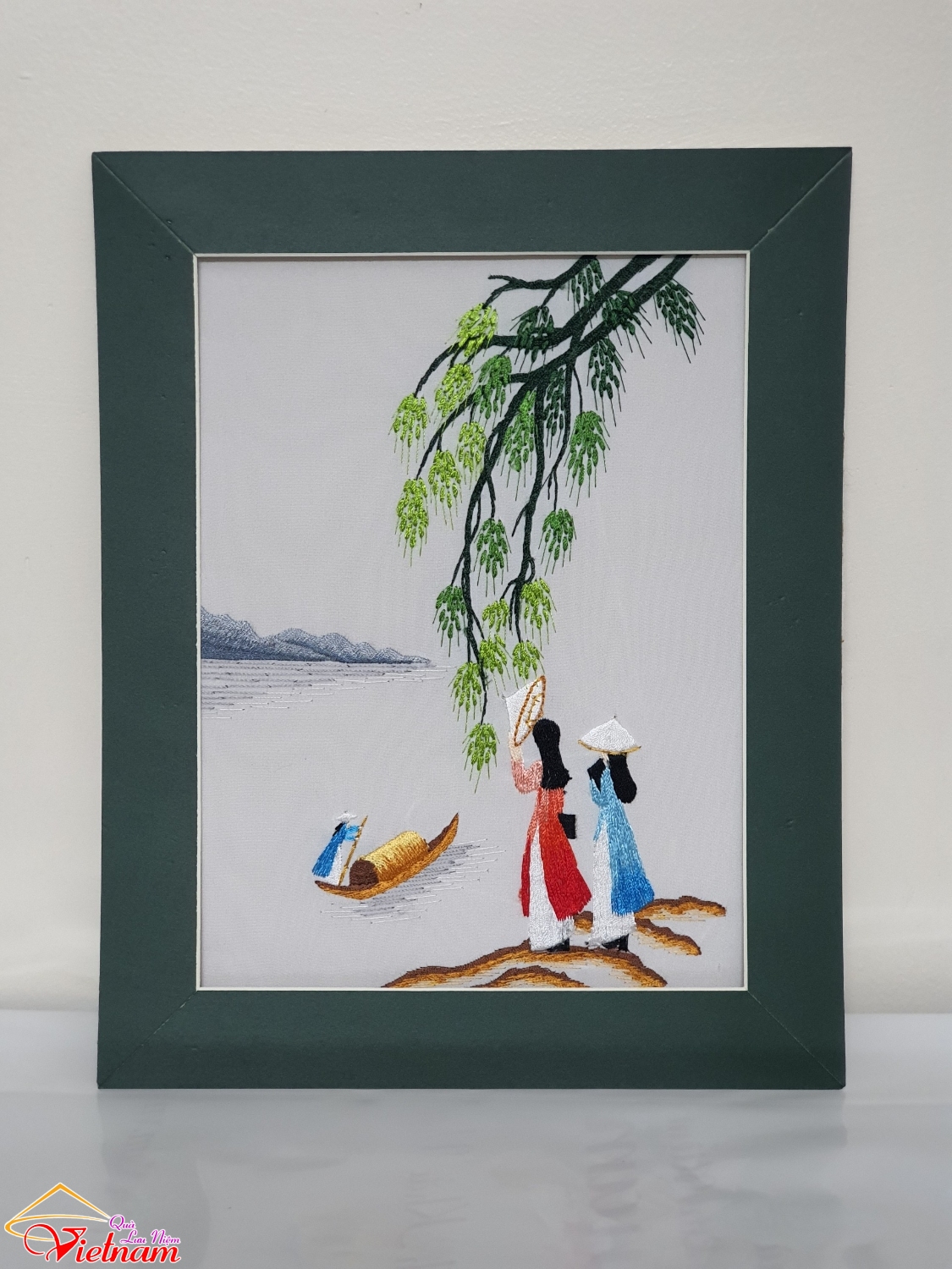 tranh theu luu niem ao dai doi do