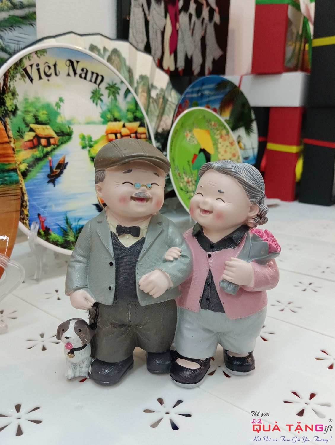 TƯỢNG ÔNG BÀ LIỀN 4