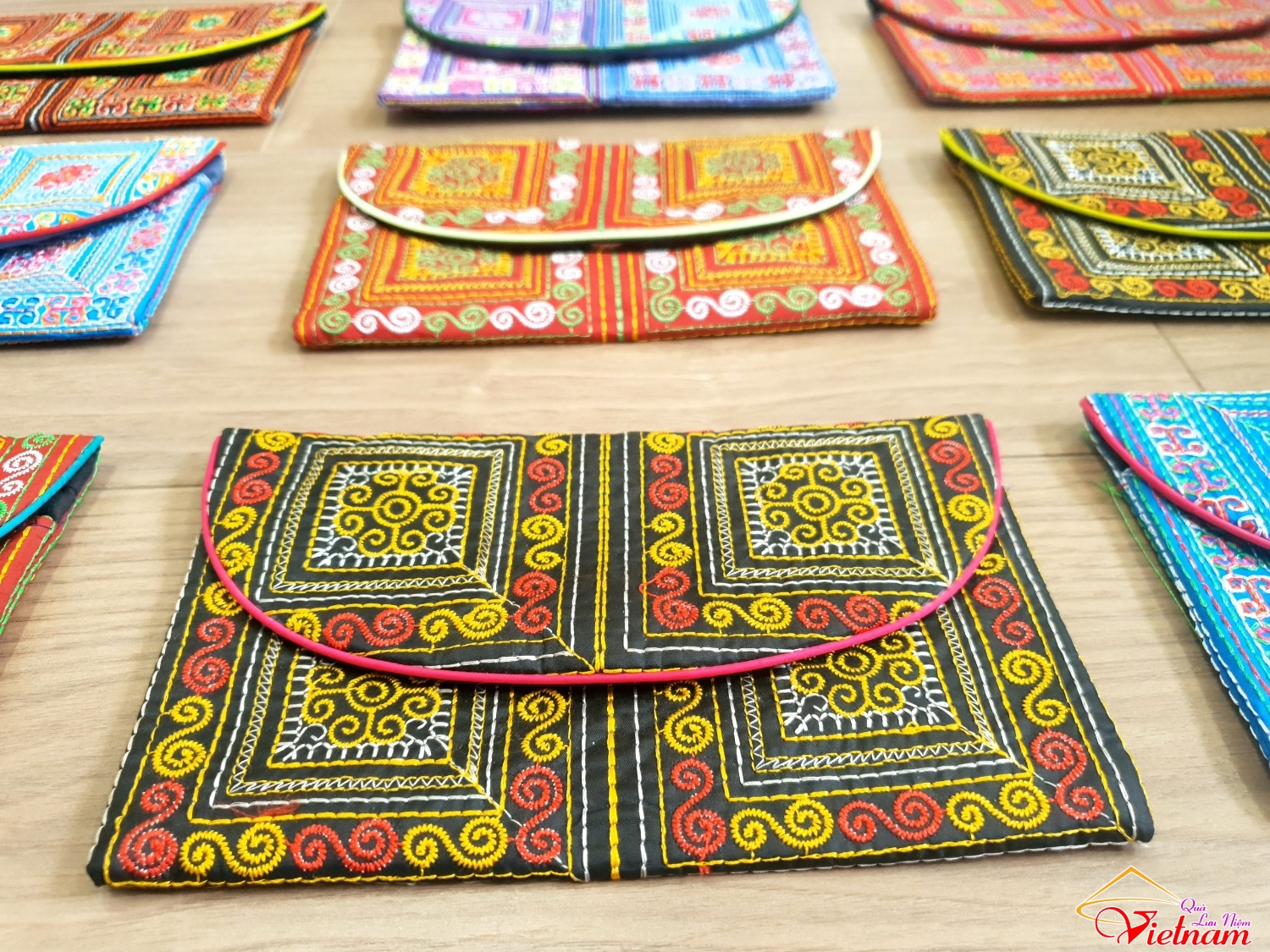 vi luu niem cam tay theu tho cam (3)